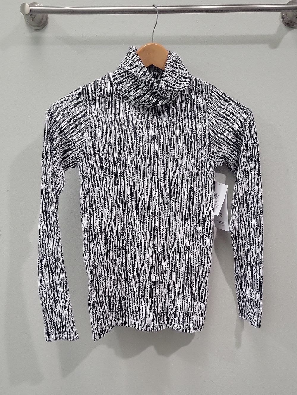 Athleta Flurry Elemental Black & White Patterned Turtleneck Sweater